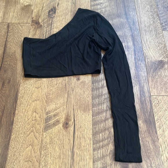Emma & Sam Woman’s Black One Shoulder Long Sleeve Size XS - Picture 4 of 5